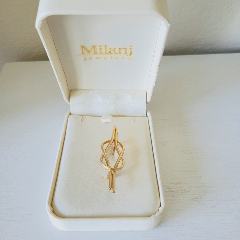 14K Gold Square Knot Shaped Gold Brooch